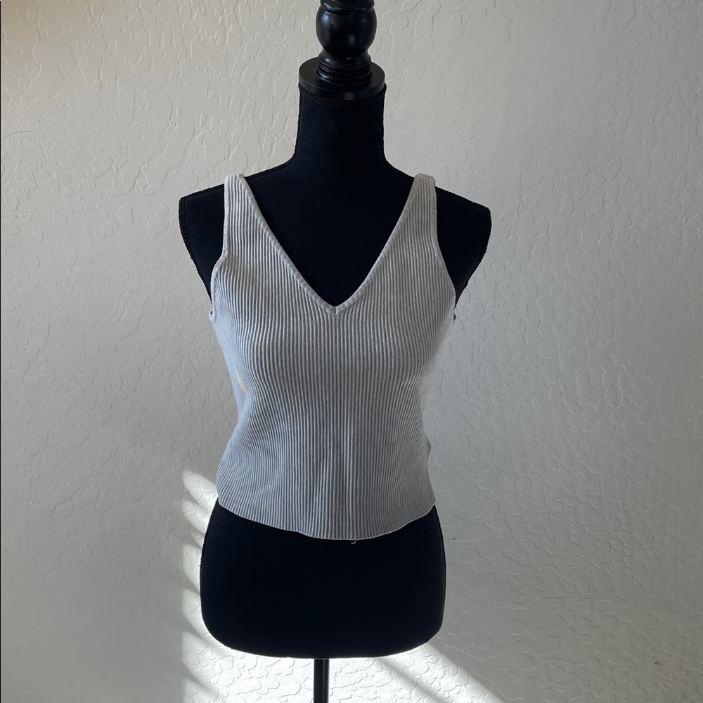 House of Harlow 1960 Women’s top Medium grey ribbed sleeveless double sided V